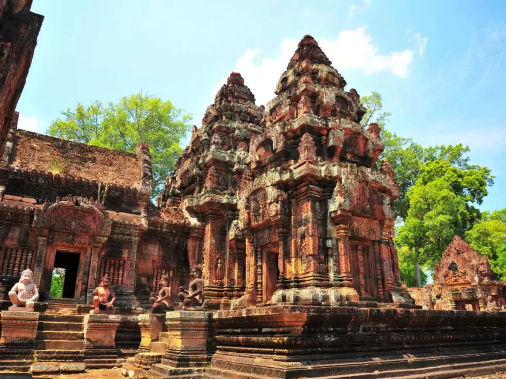 Siem Reap Highlight: Angkor Temples and Floating Village 5 Days Tour
