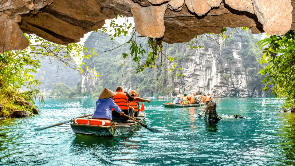 Heritage and Serenity: Hoa Lu, Tam Coc & Halong Experience