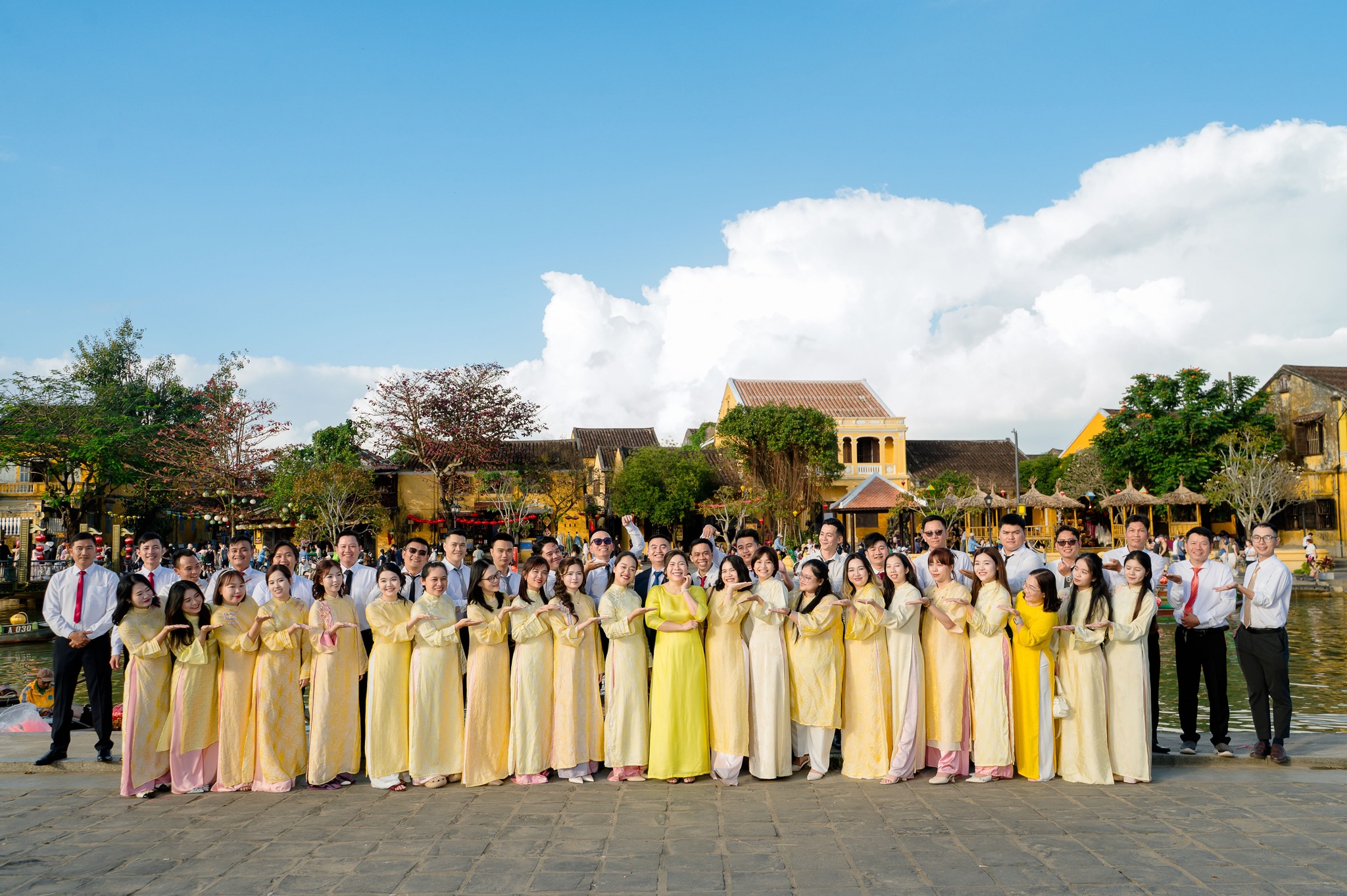 Venus Travel Vietnam team, based in Da Nang & Hoi An, Vietnam